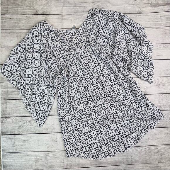 Eberjey White and Black Flowy Scoop Neck Tunic Top with Wide Sleeves Med / Large - Picture 6 of 6